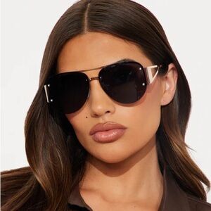 Lady May Aviator Sunglasses NEW 🏷️